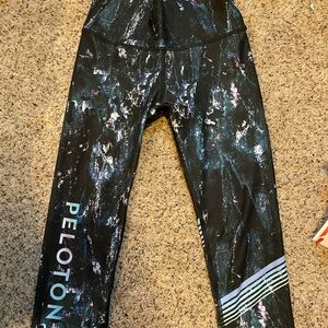 Peloton WITH crop Capri leggings small RARE EUC